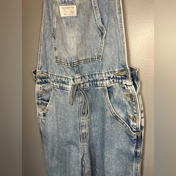 LEVI'S® Apron Straight Leg Overalls - Picture 4 of 10